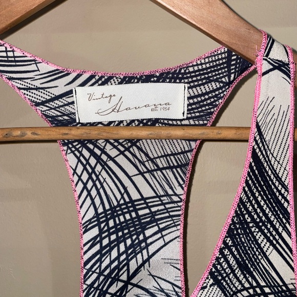 FLOWY RAZORBACK TOP BY VINTAGE HAVANA - Picture 2 of 4